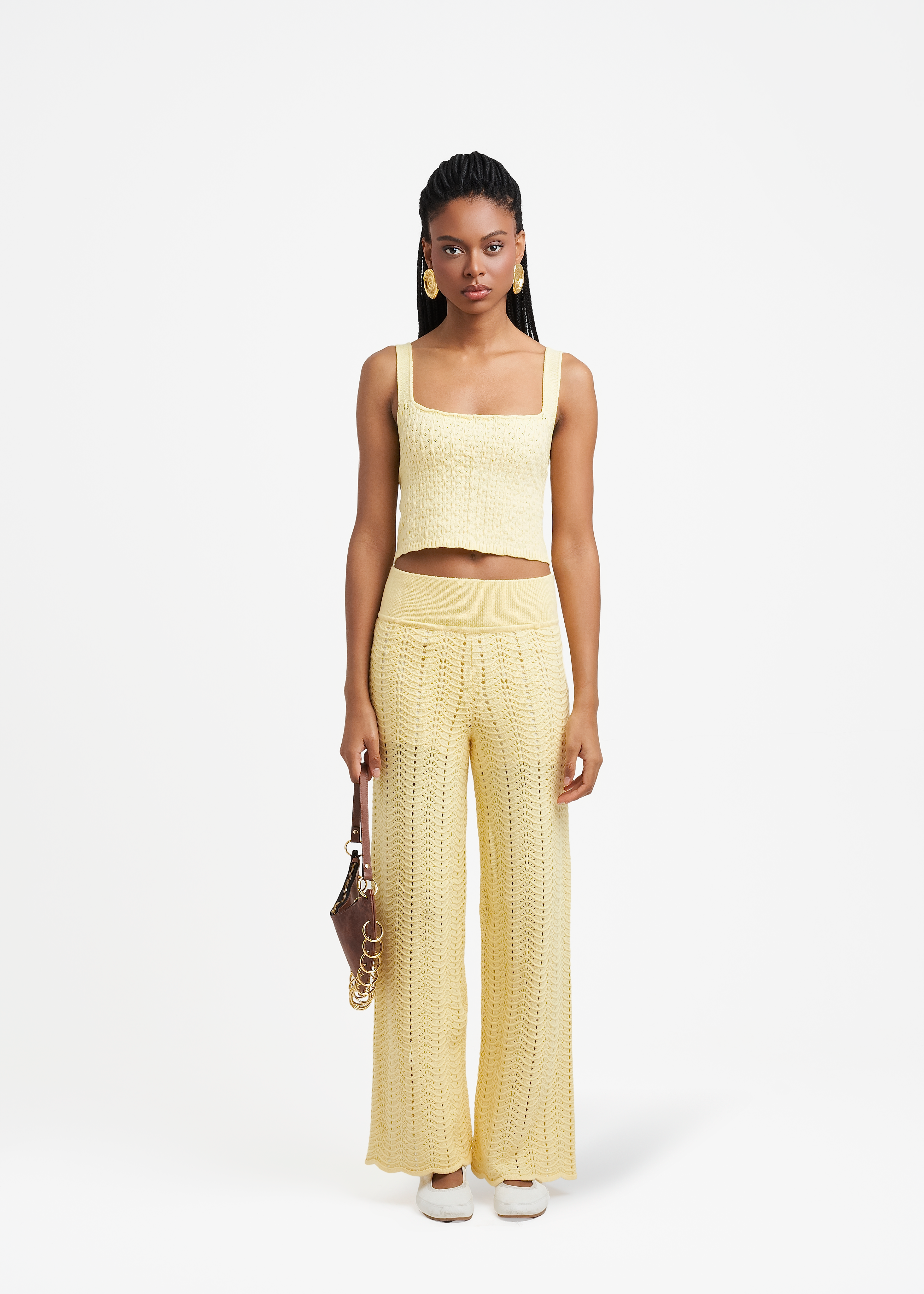 UMORE-LOOKBOOK1117_4b5d4d83-d9e0-4dfc-a6e9-fedcc09fe75f.png