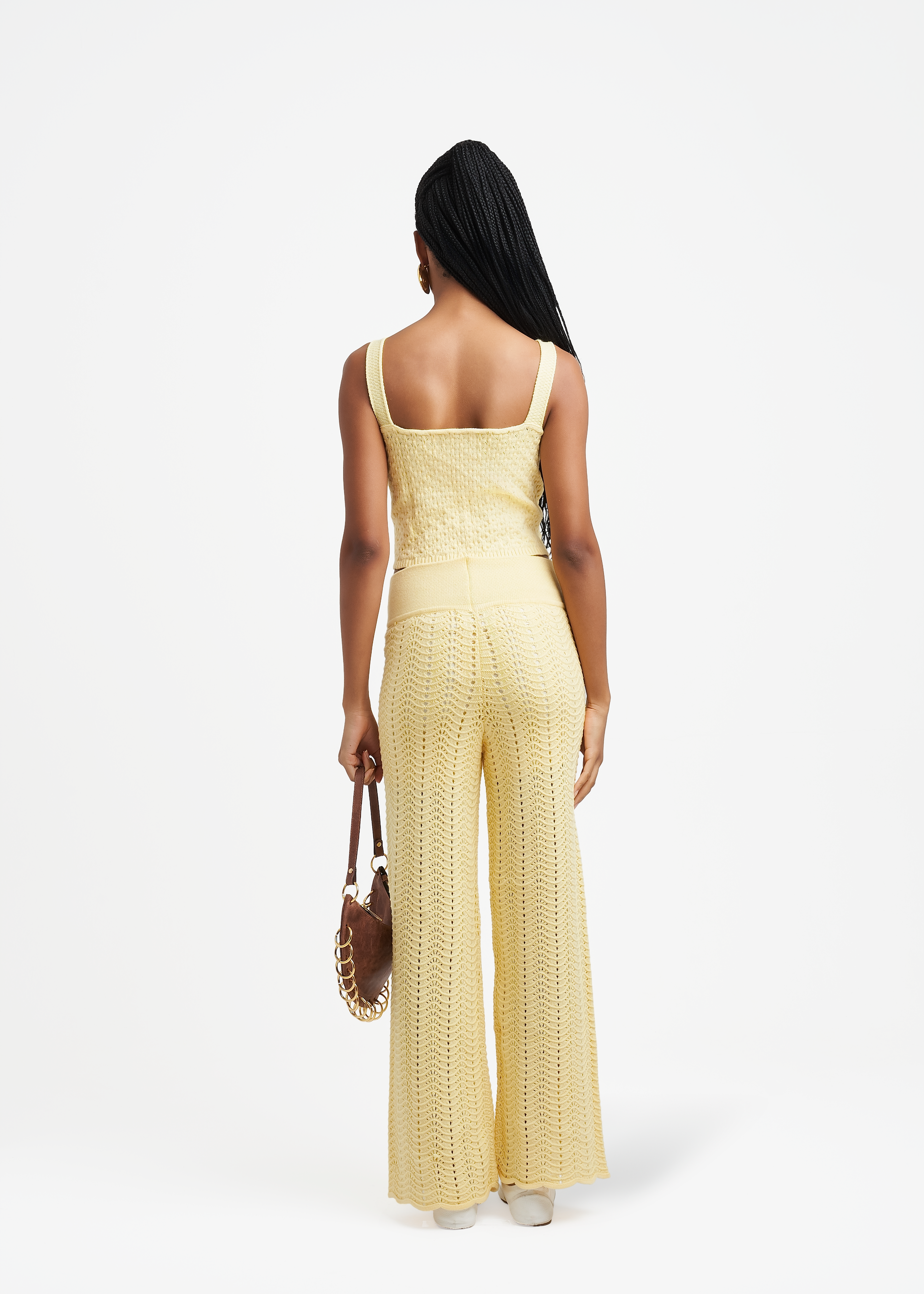 UMORE-LOOKBOOK1120_eb81f387-ad9d-42d9-9951-866a6917fe3d.png
