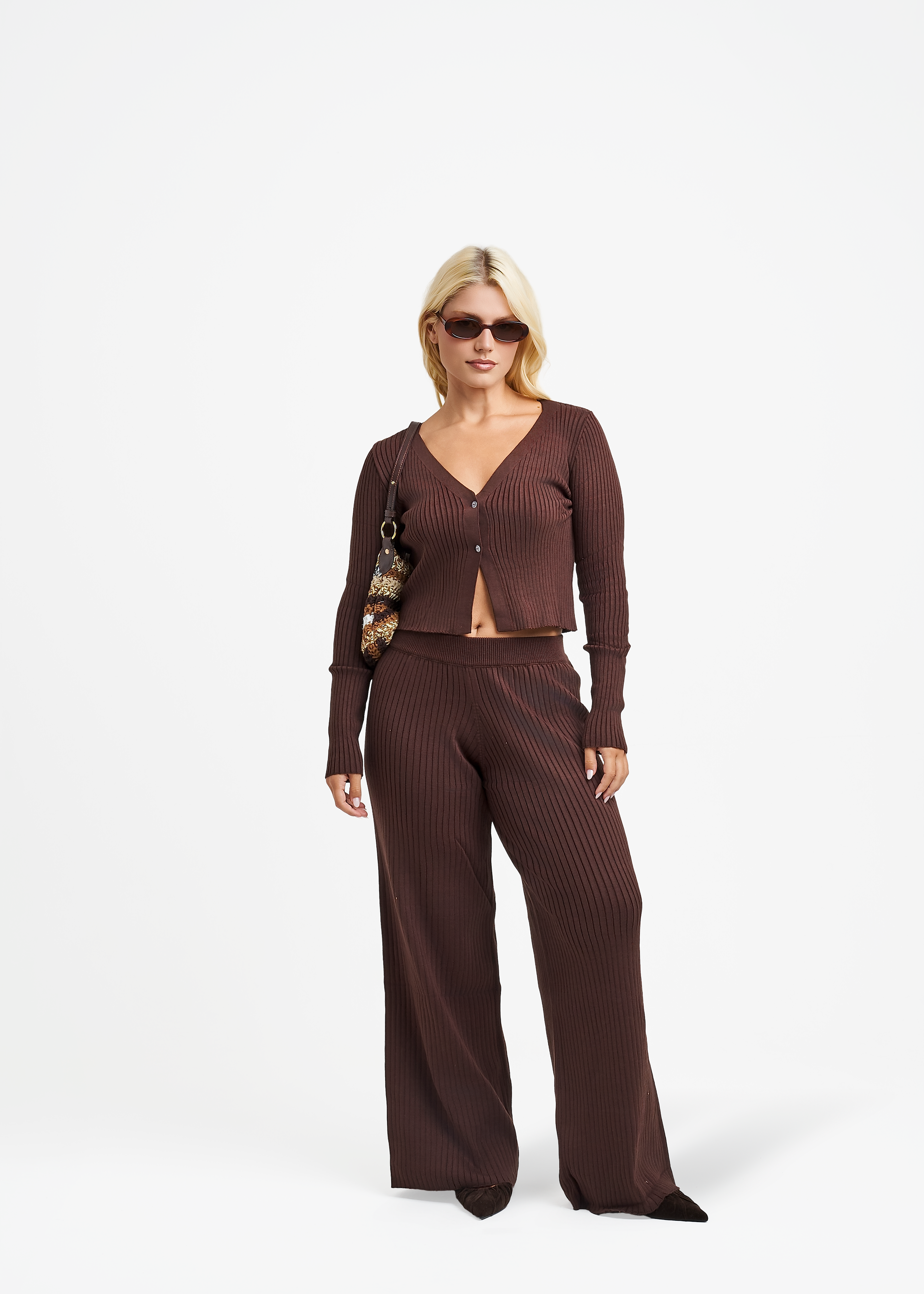 UMORE-LOOKBOOK1173_0cf4cad9-7fff-44fd-a871-425aefa5ce94.png