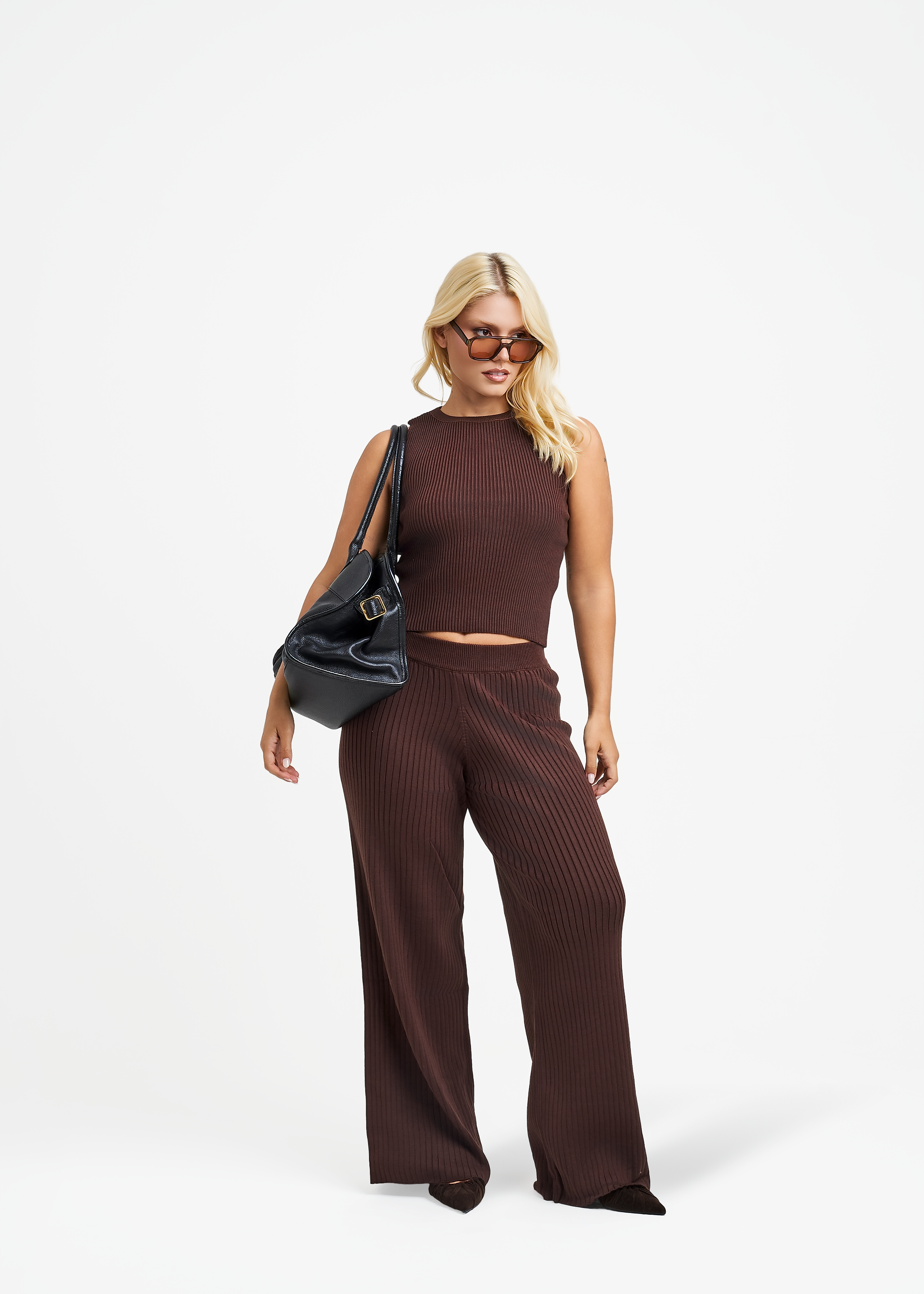 UMORE-LOOKBOOK1178_15f4e700-788c-45d1-bd30-fd6ea1a3d06f.png