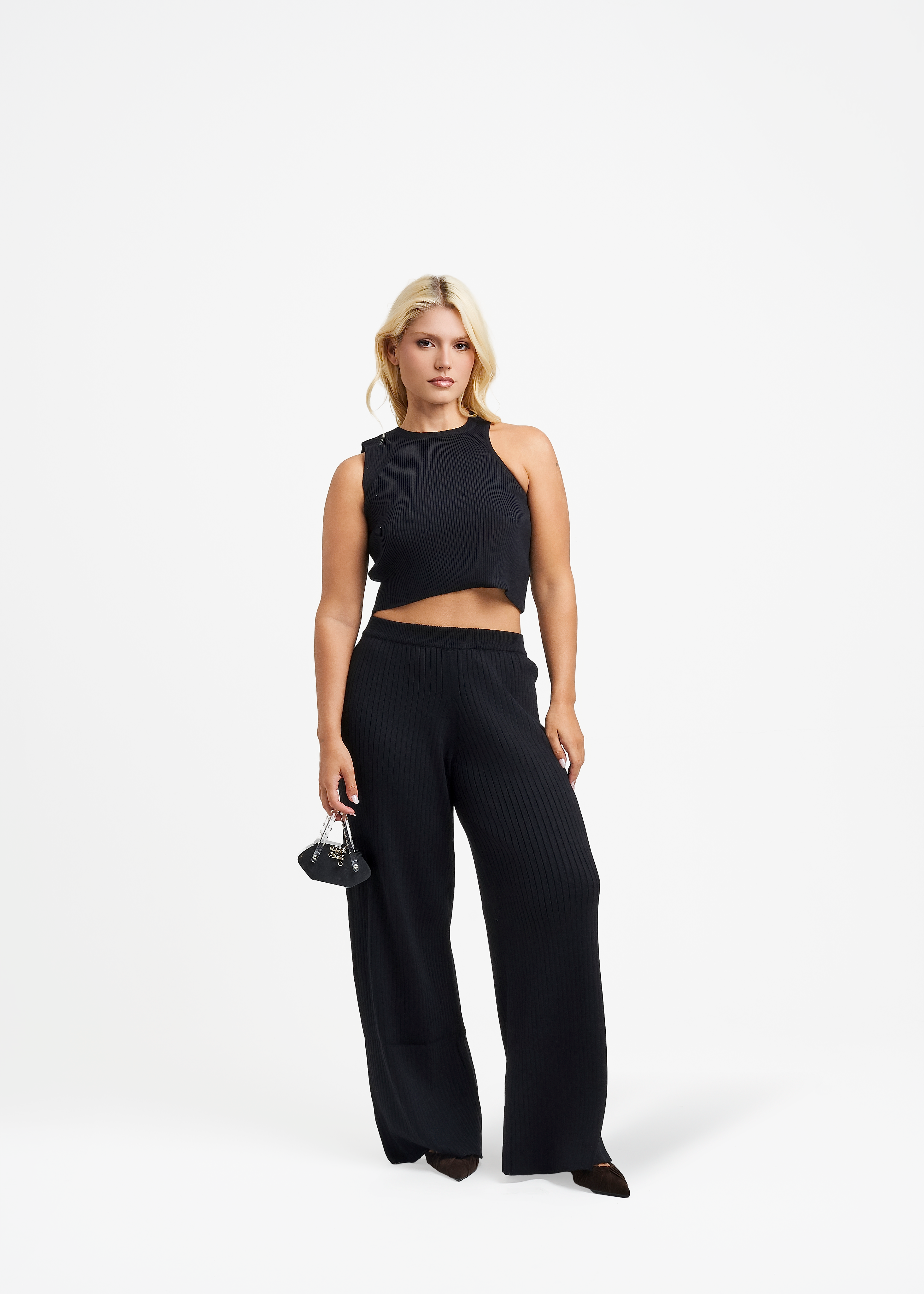 UMORE-LOOKBOOK1227.png