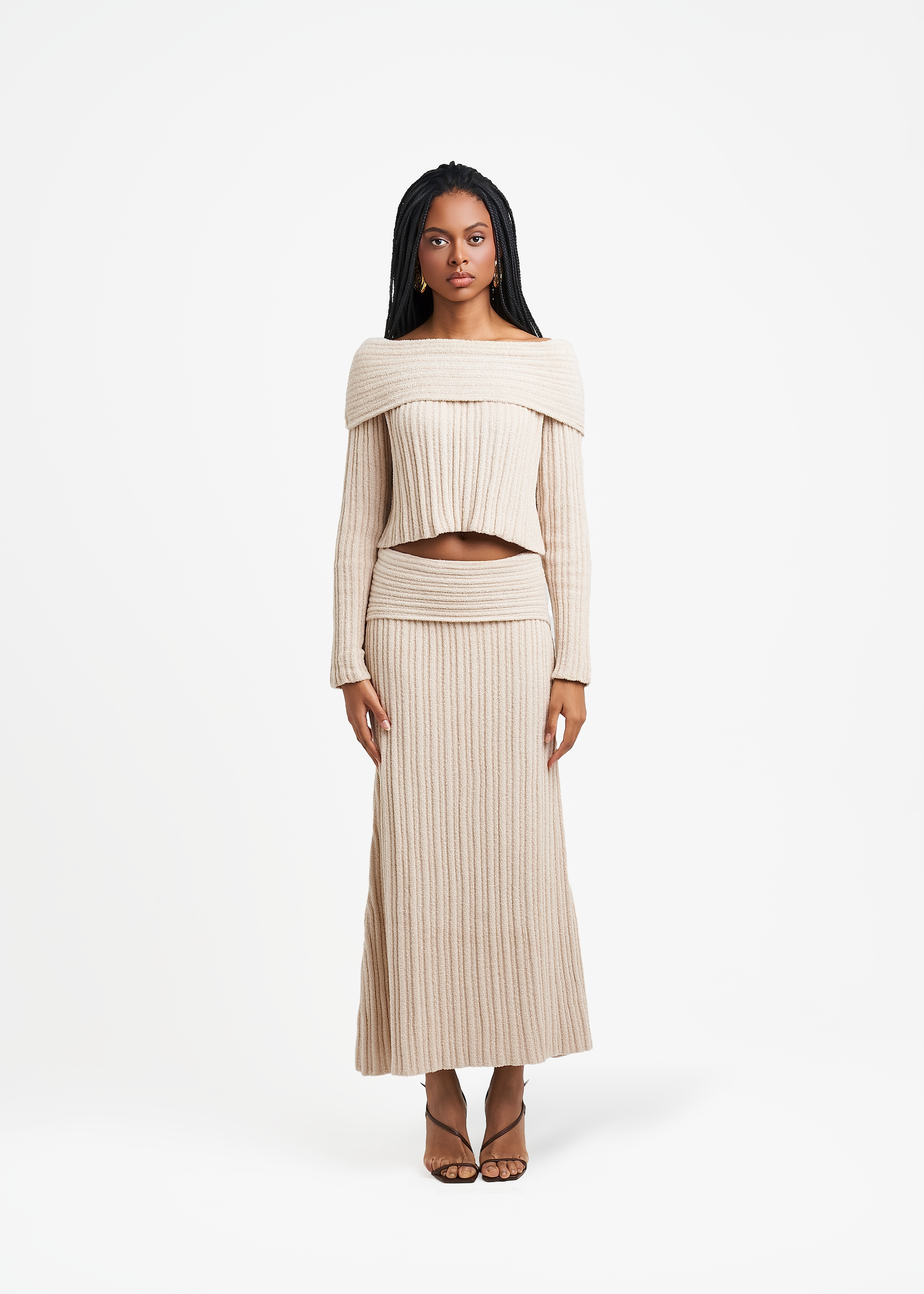 UMORE-LOOKBOOK3301_fc2fe6c2-3ceb-4b24-8179-54e705599e98.png