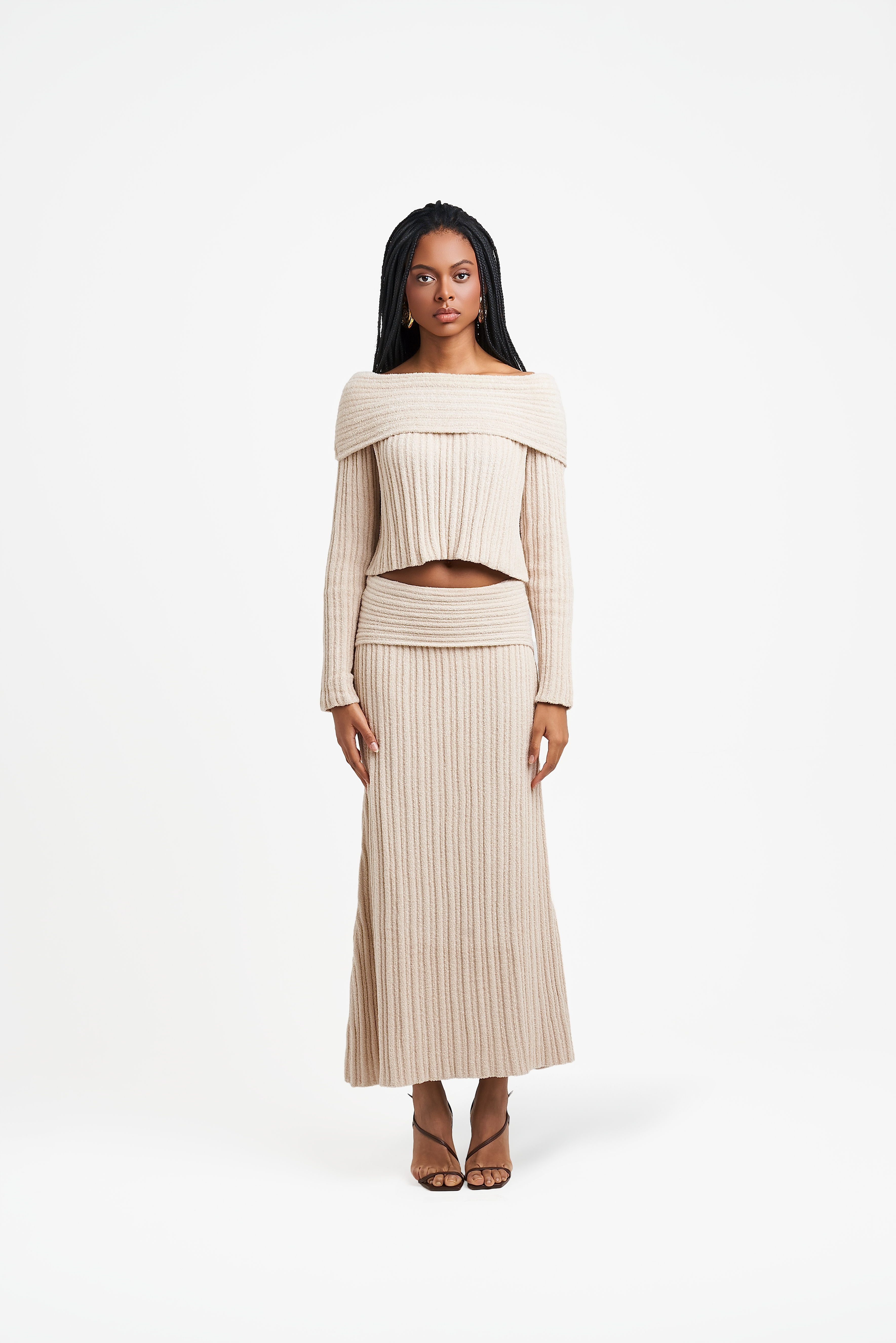 UMORE-LOOKBOOK3301_fc2fe6c2-3ceb-4b24-8179-54e705599e98.png