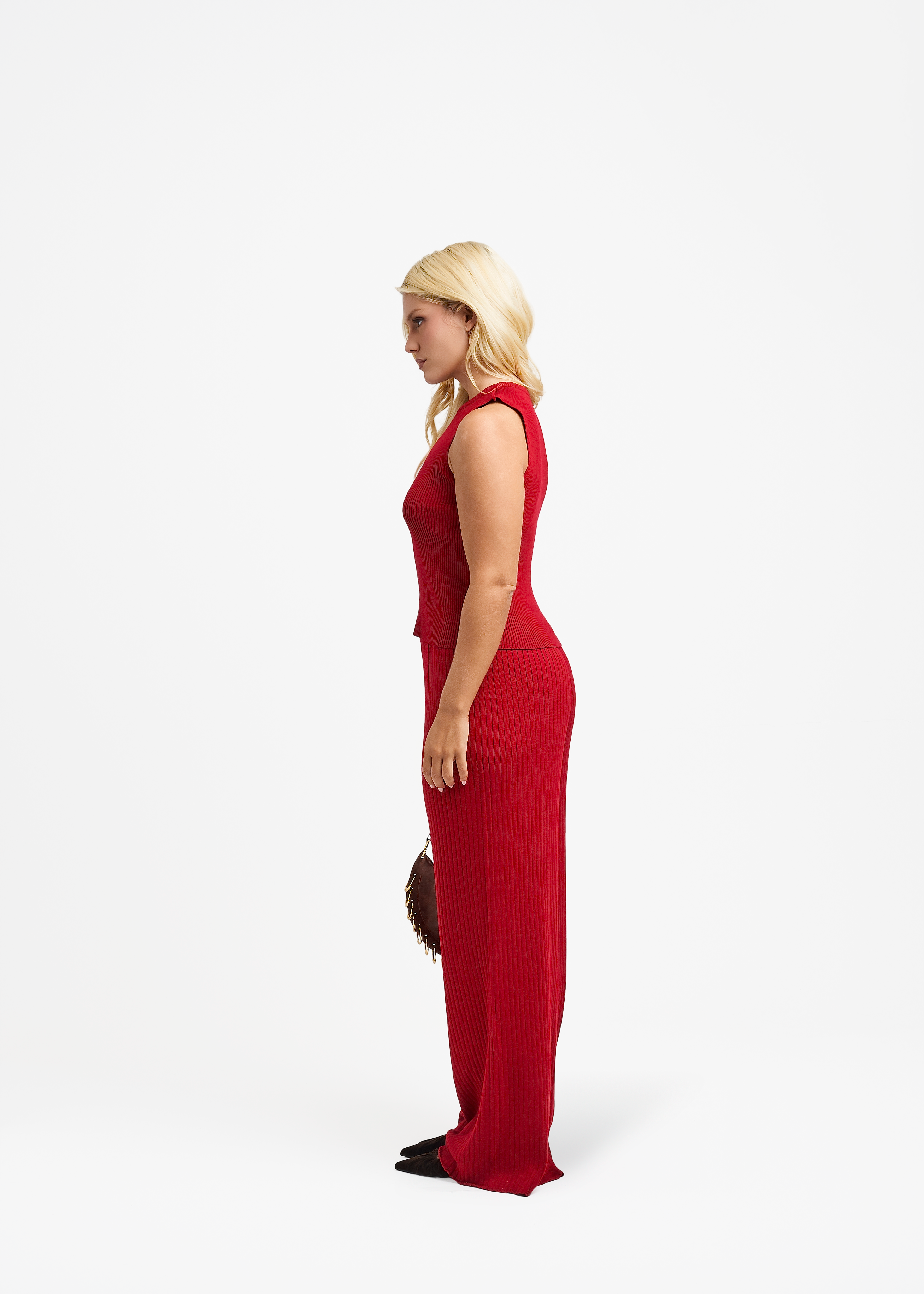 UMORE-LOOKBOOK3335_ab81f76f-cc80-4161-8dcb-3e9f634962b9.png