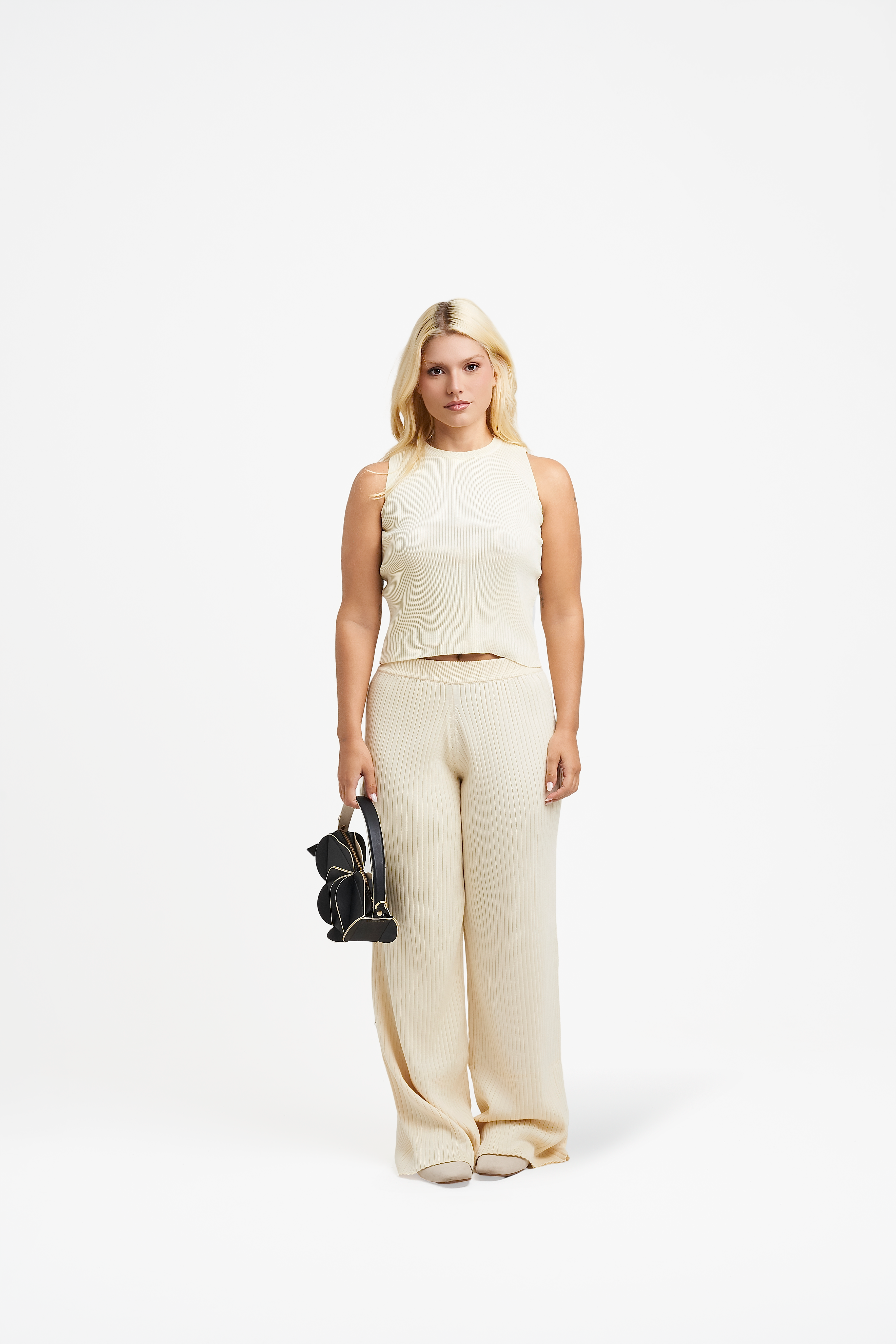 UMORE-LOOKBOOK3352.png