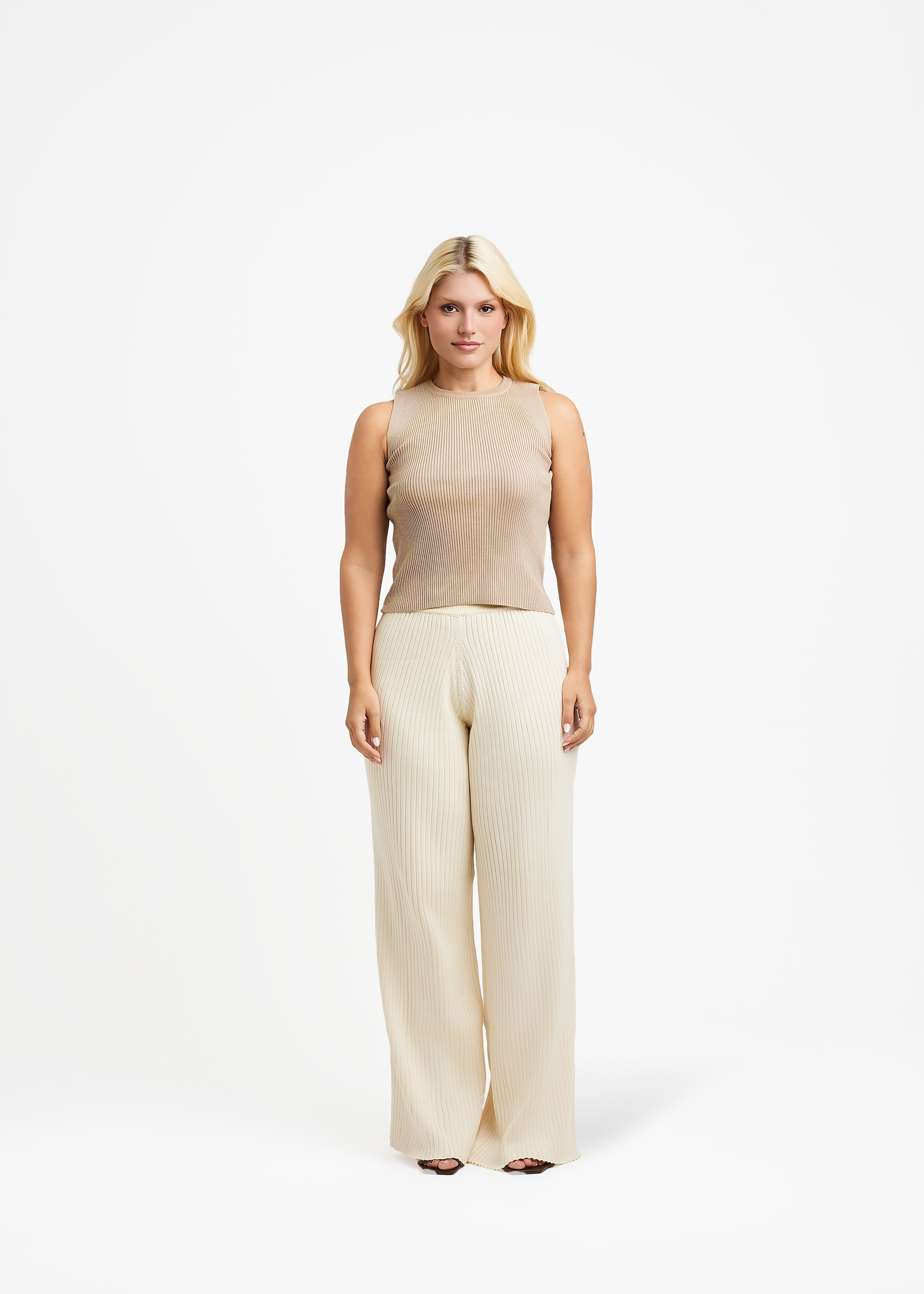 UMORE-LOOKBOOK3376.png